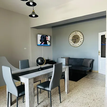 Ninetta Apartment *